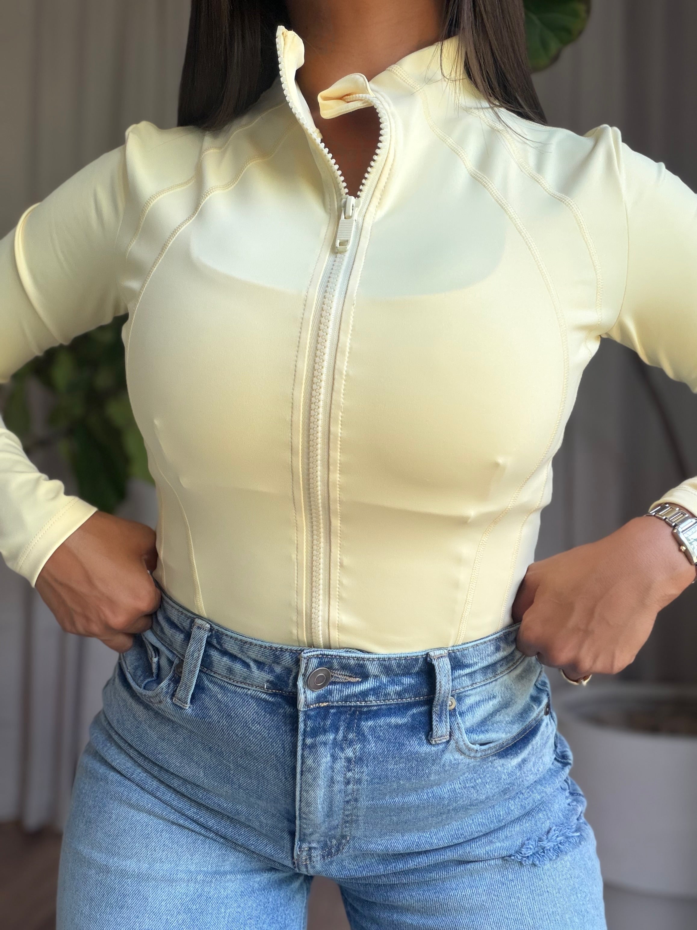 SMALL JACKET COLOR AMARILLO BUTTER
